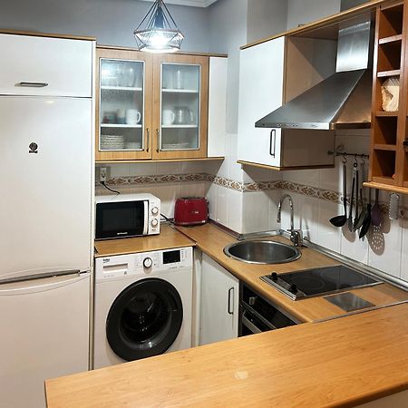 Apartamento frente al Guggenheim. Urbanizacion de lujo en el centro Bilbao Exterior foto